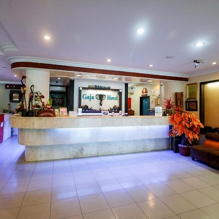 Reddoorz Plus @ Jalan Dr Sutomo بيكانبارو المظهر الخارجي الصورة