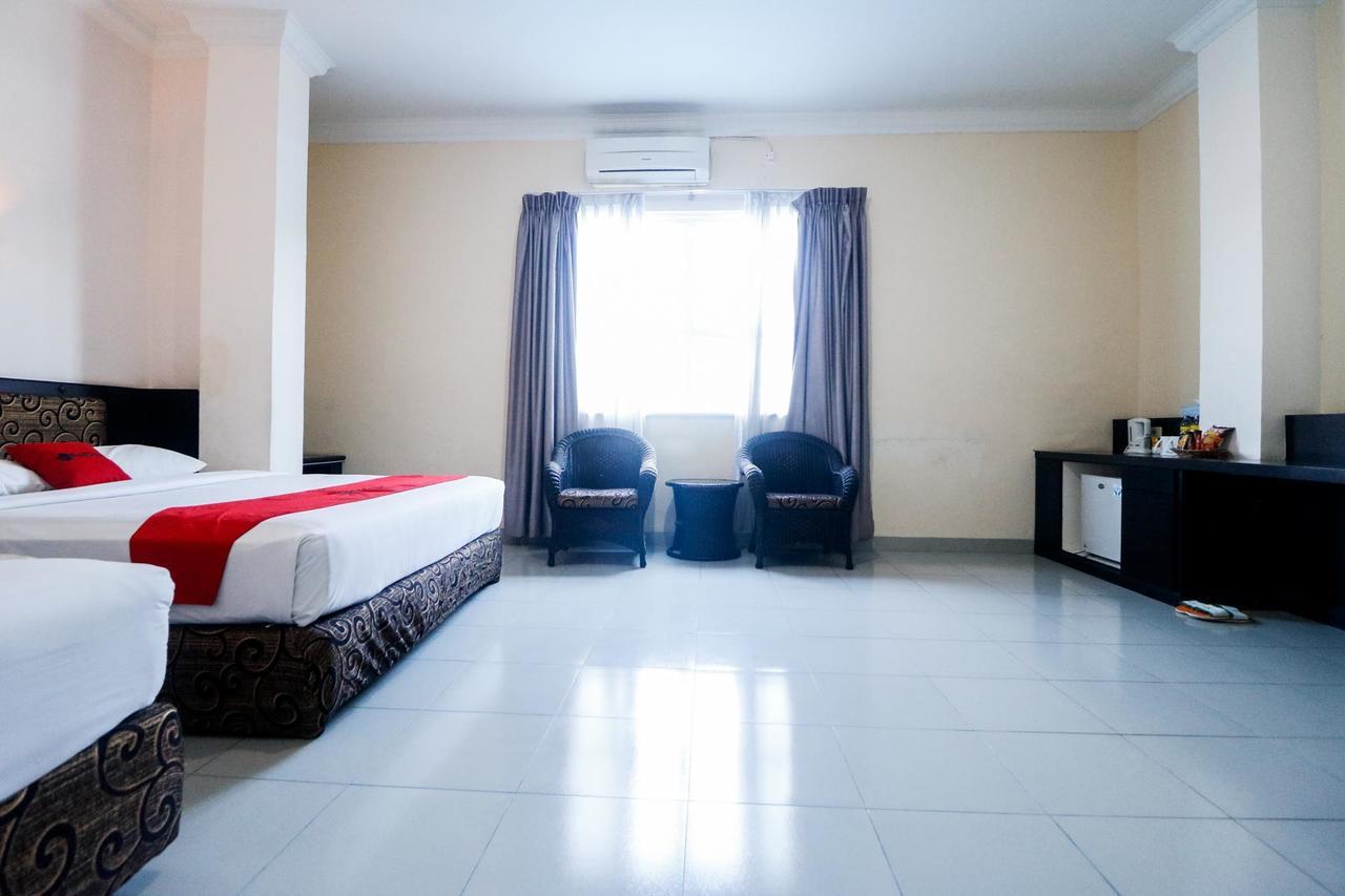 Reddoorz Plus @ Jalan Dr Sutomo بيكانبارو المظهر الخارجي الصورة