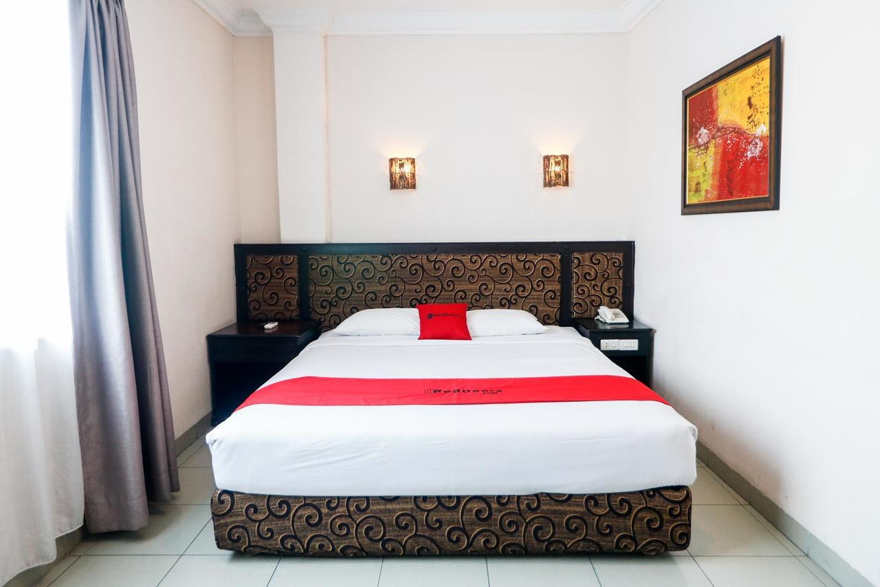 Reddoorz Plus @ Jalan Dr Sutomo بيكانبارو المظهر الخارجي الصورة